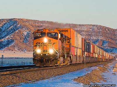 BNSF 7648 at Sais, NM in January 2007.jpg